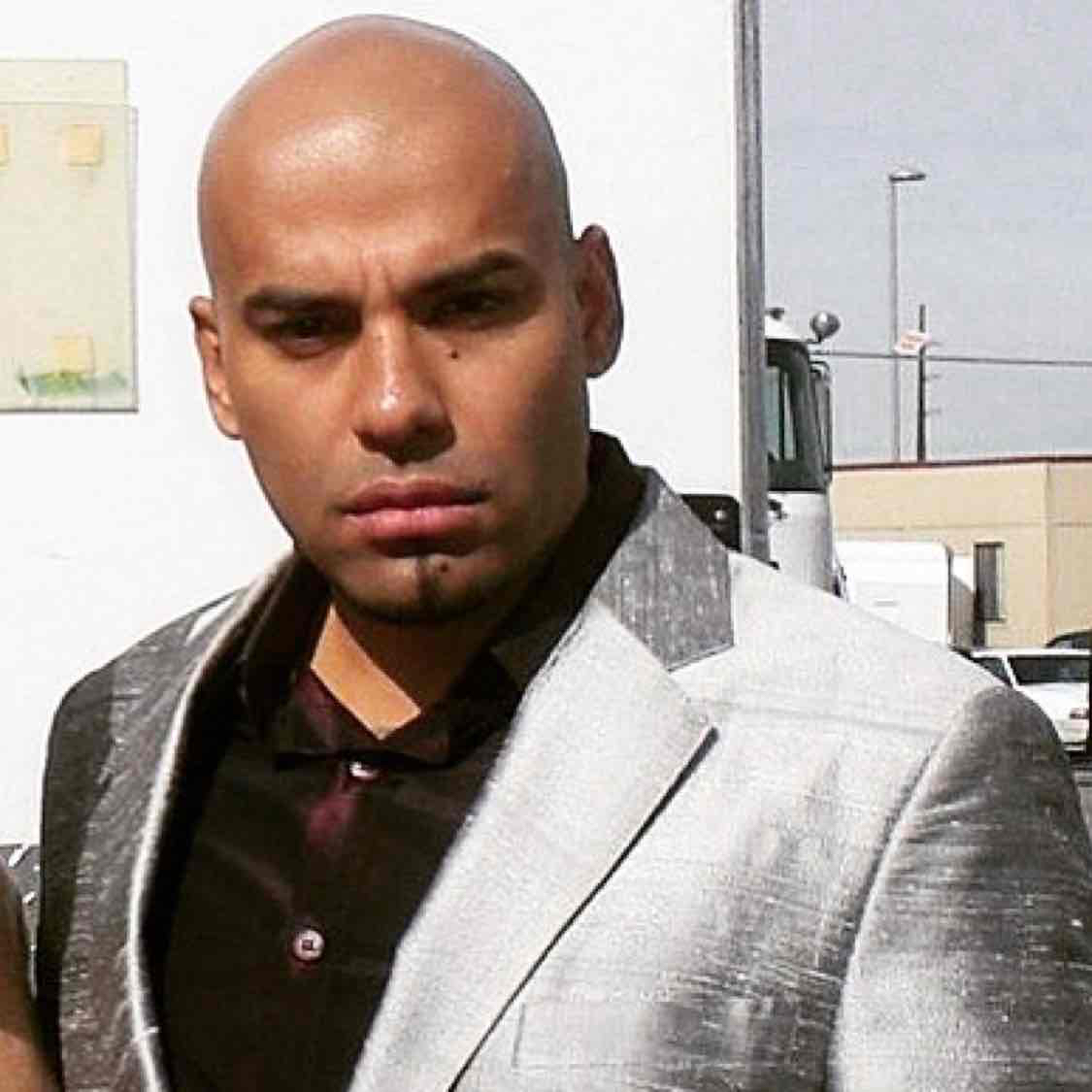 Cameo - Luis Moncada