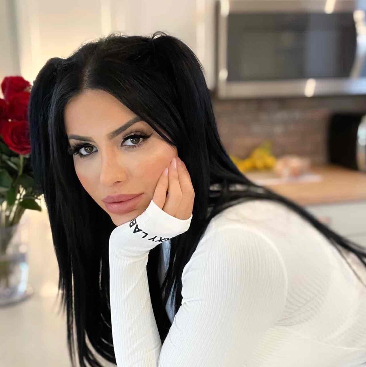Avatar of Larissa Lima