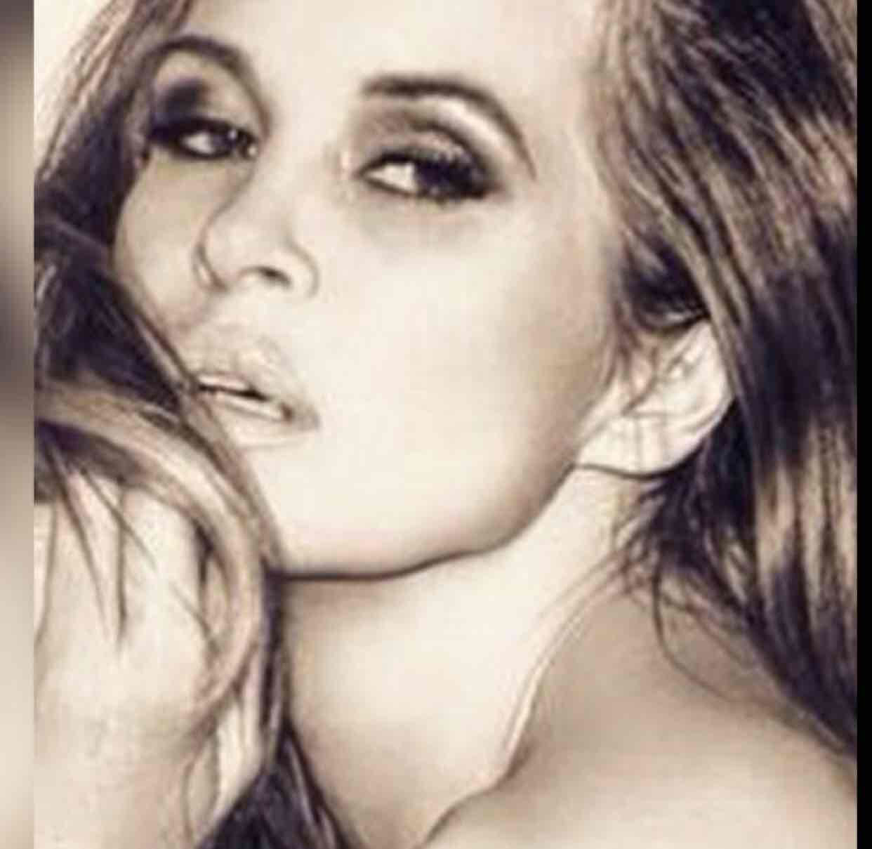 Cameo - Kierston Wareing
