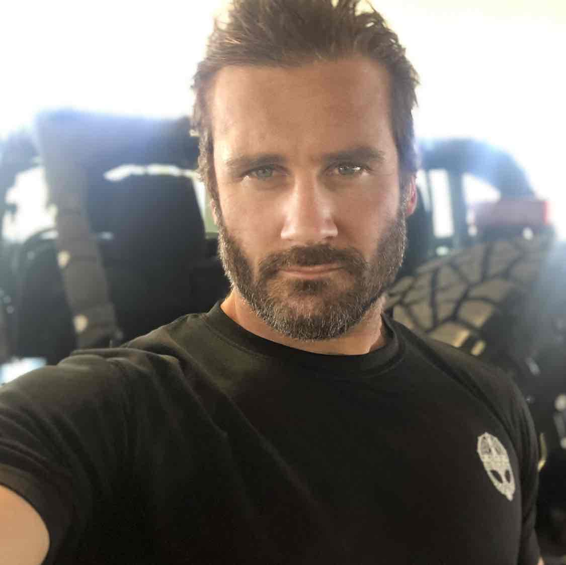 Avatar of Clive Standen