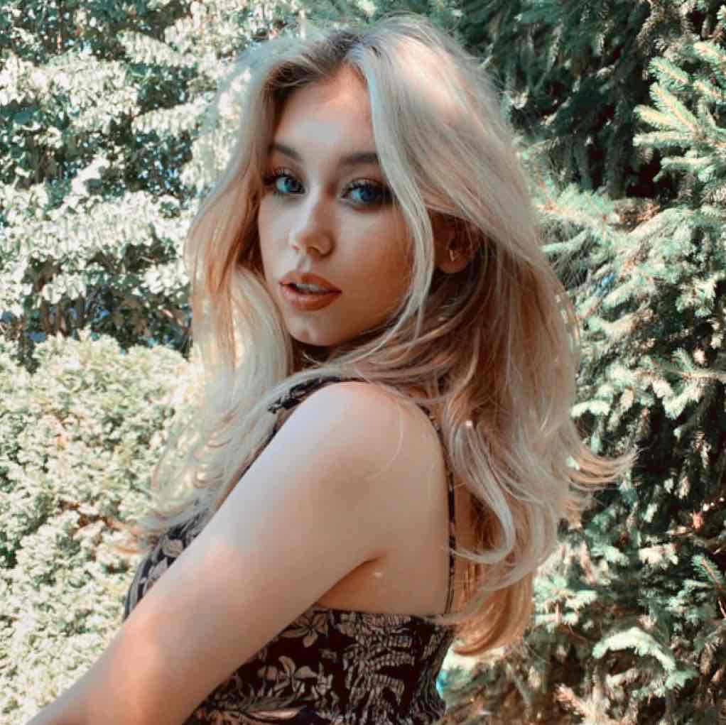 Cameo - Alexis Feather