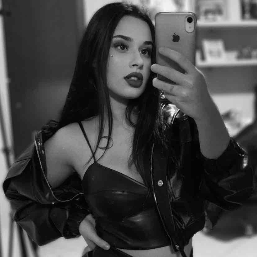 Avatar of Julia Rose