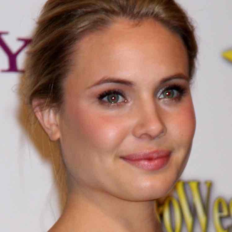 Avatar of Leah Pipes