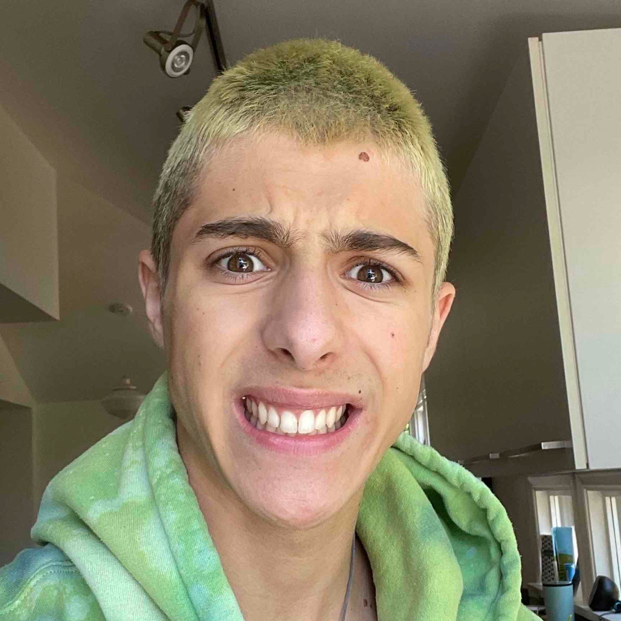 Avatar of Tiago Tieder